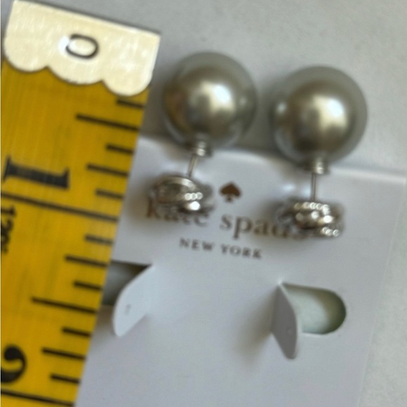 Kate Spade Grey faux pearls stud earring - Picture 4 of 7